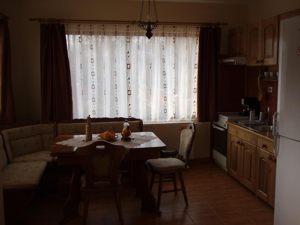 Villa Arnota à Costesti  Extérieur photo